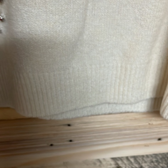 Love Tree Heart Embellished Size Medium White With Red Gemstone Crewneck Sweater - Picture 4 of 8